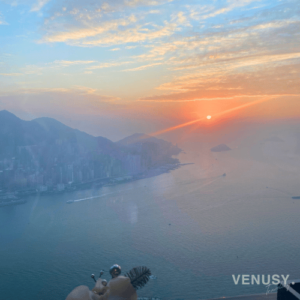 リッツカールトン香港クリスマスアフタヌーンティーの夕日絶景写真