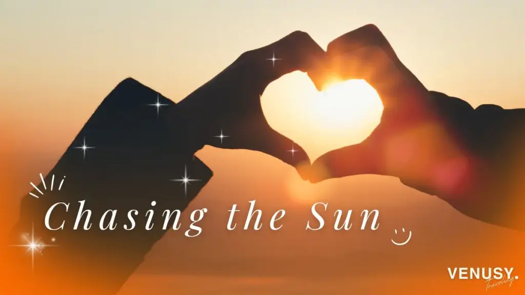 夕日を背景に、2つの手でハートを作っている写真。「Chasing the Sun」のテーマを象徴する温かく優しいイメージ。