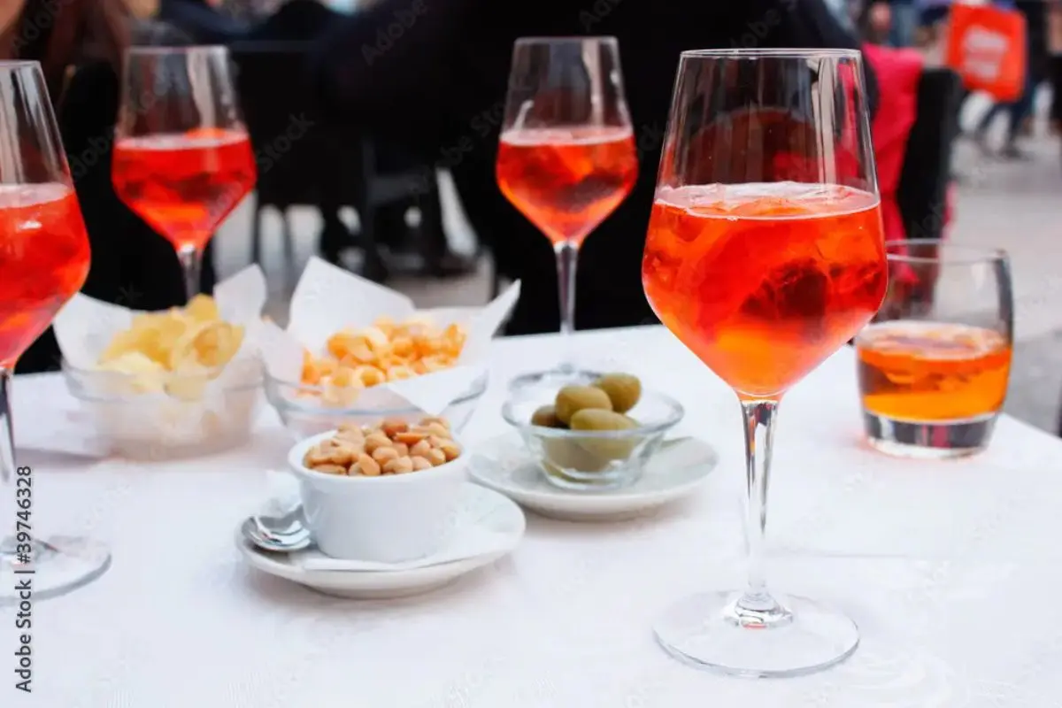 大阪万博イタリア館ジェラート：アペリティーヴォセット｜おつまみ4種＋1ドリンクで食前のワンシーン