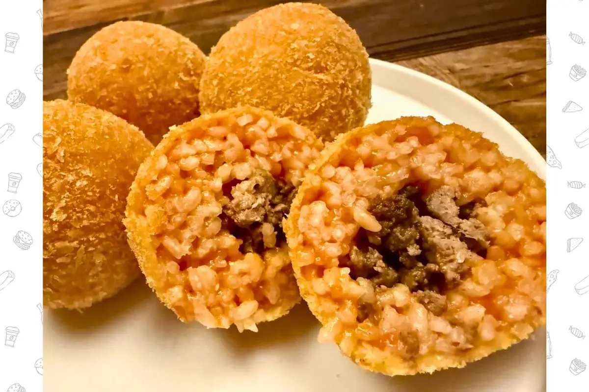 大阪万博イタリア館ジェラート：アランチーノ｜黒毛和牛の旨みがぎゅっ