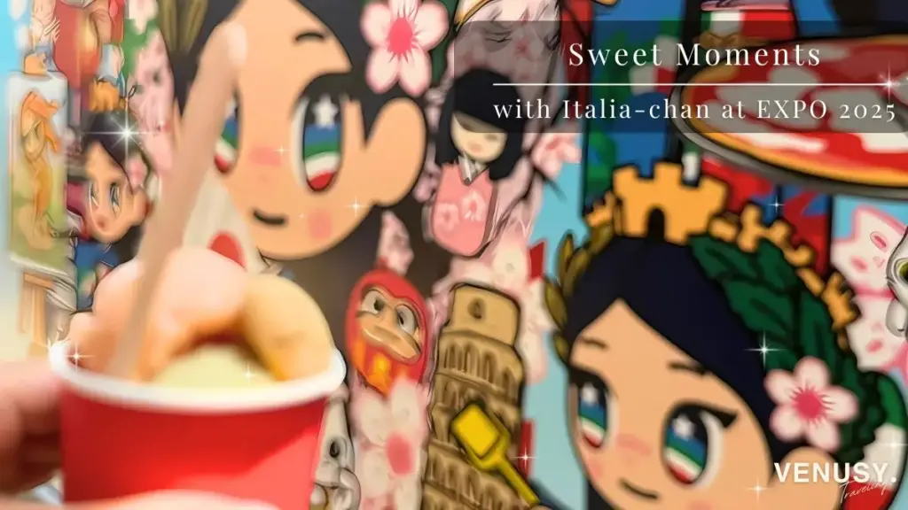 大阪万博イタリア館ジェラート|イタリア館マスコット「イタリアちゃん」前で撮影したカラフルなトリプルジェラート