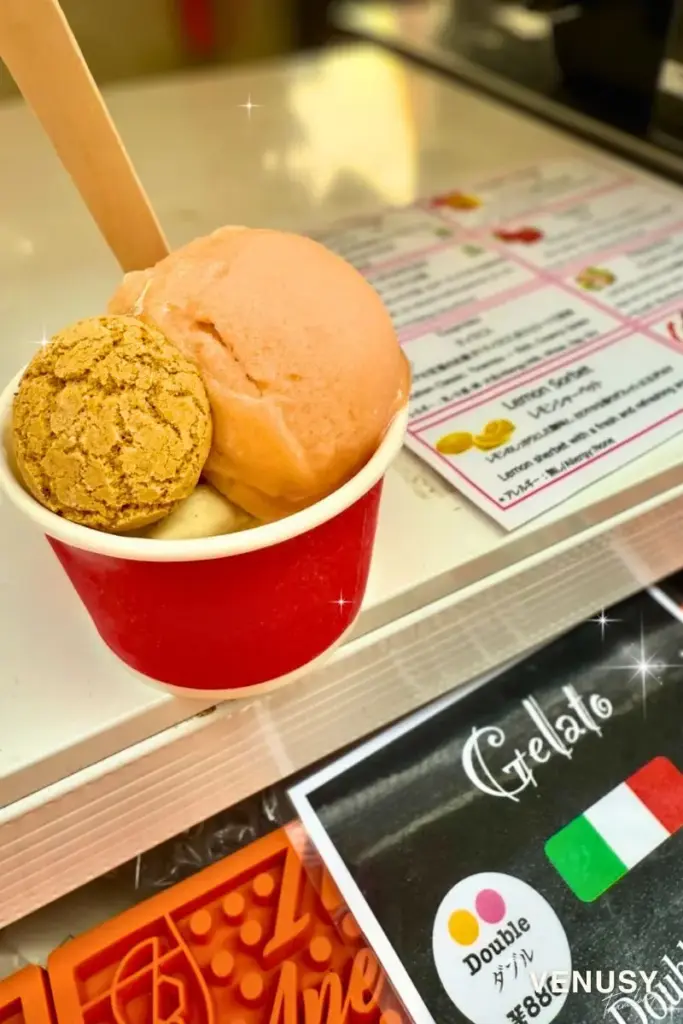 大阪万博イタリア館ジェラート|最後に選んだタロッコオレンジが一番上にのった、可愛く映える盛り付け例