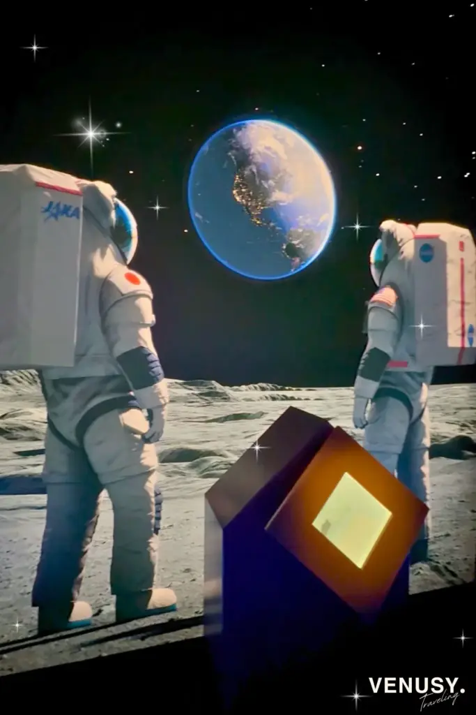 大阪万博アメリカ館で月の石が展示された宇宙演出空間