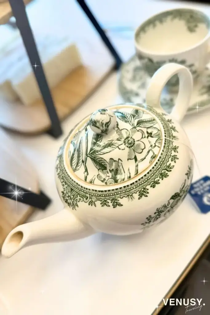 expo2025_uk_afternoontea_burleigh_teapot