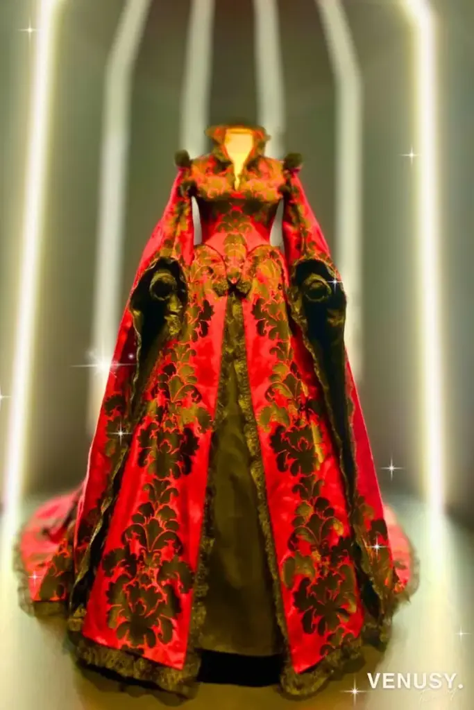 大阪万博イタリア館作品として展示された『五日物語』の豪華な衣装